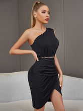 Elegant Evening Black Dress Oblique Shoulder Sleeveless Chain Pendant Birthday Party Packaging Dress